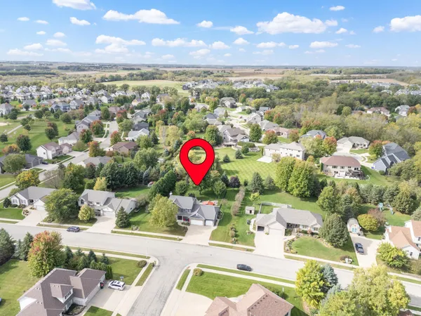 $719,900 | 5005 Scenic Oak Drive Southwest, Rochester, MN 55902