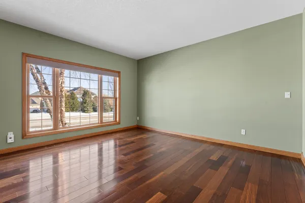 $719,900 | 5005 Scenic Oak Drive Southwest, Rochester, MN 55902
