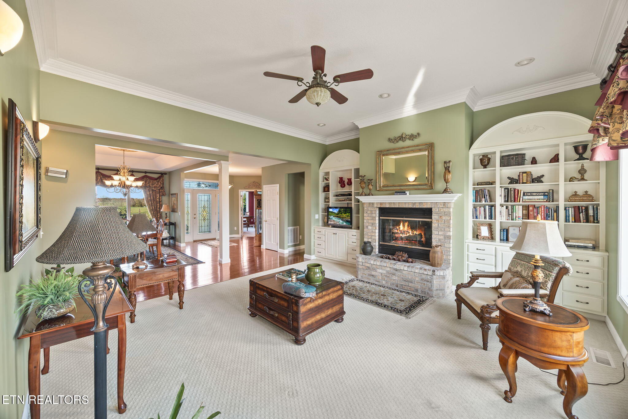 135 Austin Lane Deer Lodge, TN 37726 - Photo 15 of 57 Living Room