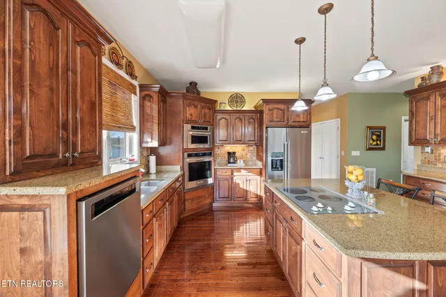 $1,695,000 | 135 Austin Lane, Deer Lodge, TN 37726