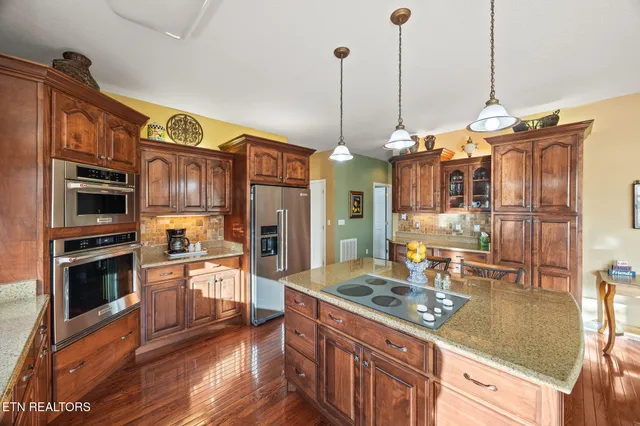 $1,695,000 | 135 Austin Lane, Deer Lodge, TN 37726