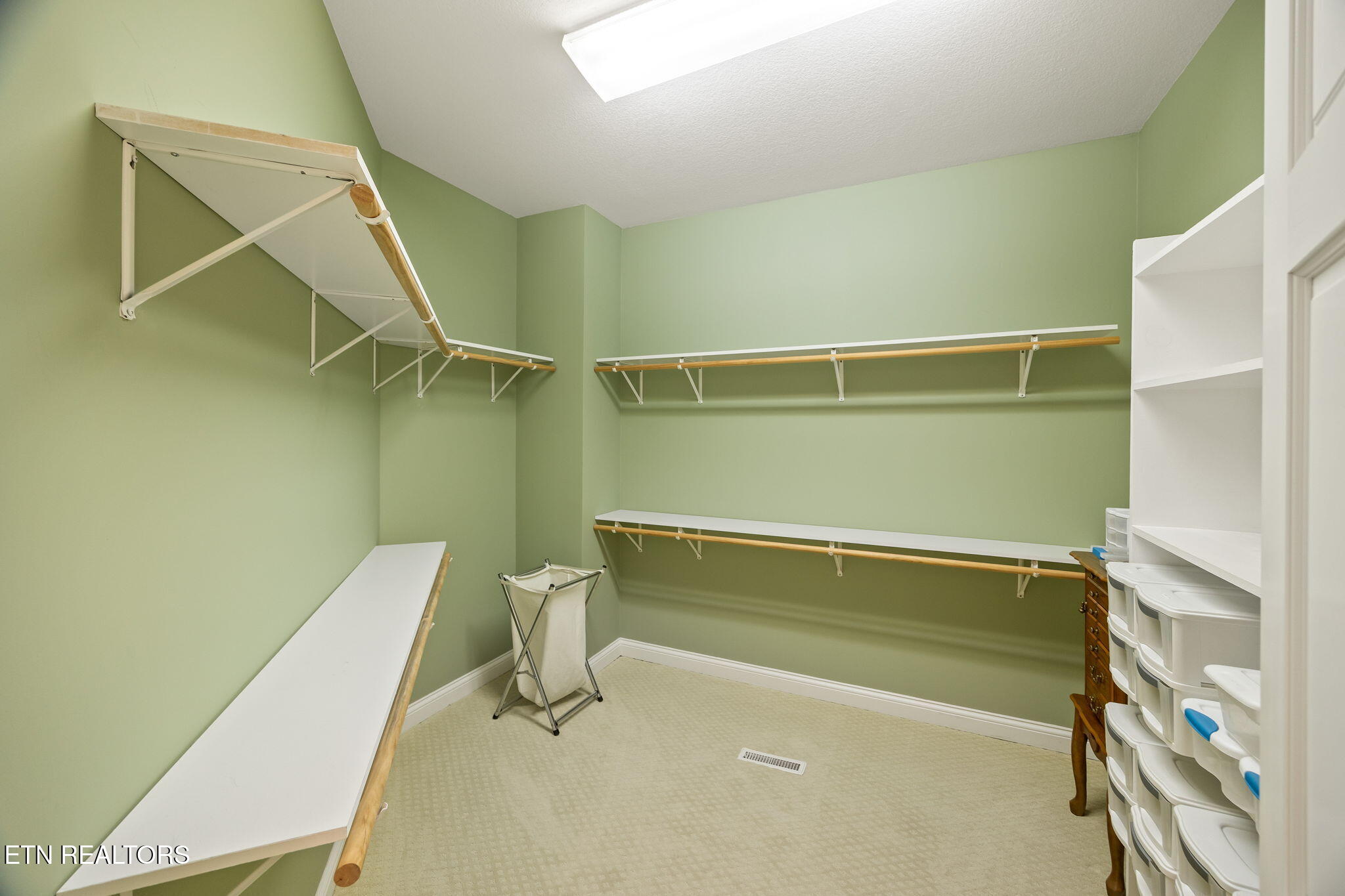 135 Austin Lane Deer Lodge, TN 37726 - Photo 22 of 60 Closet
