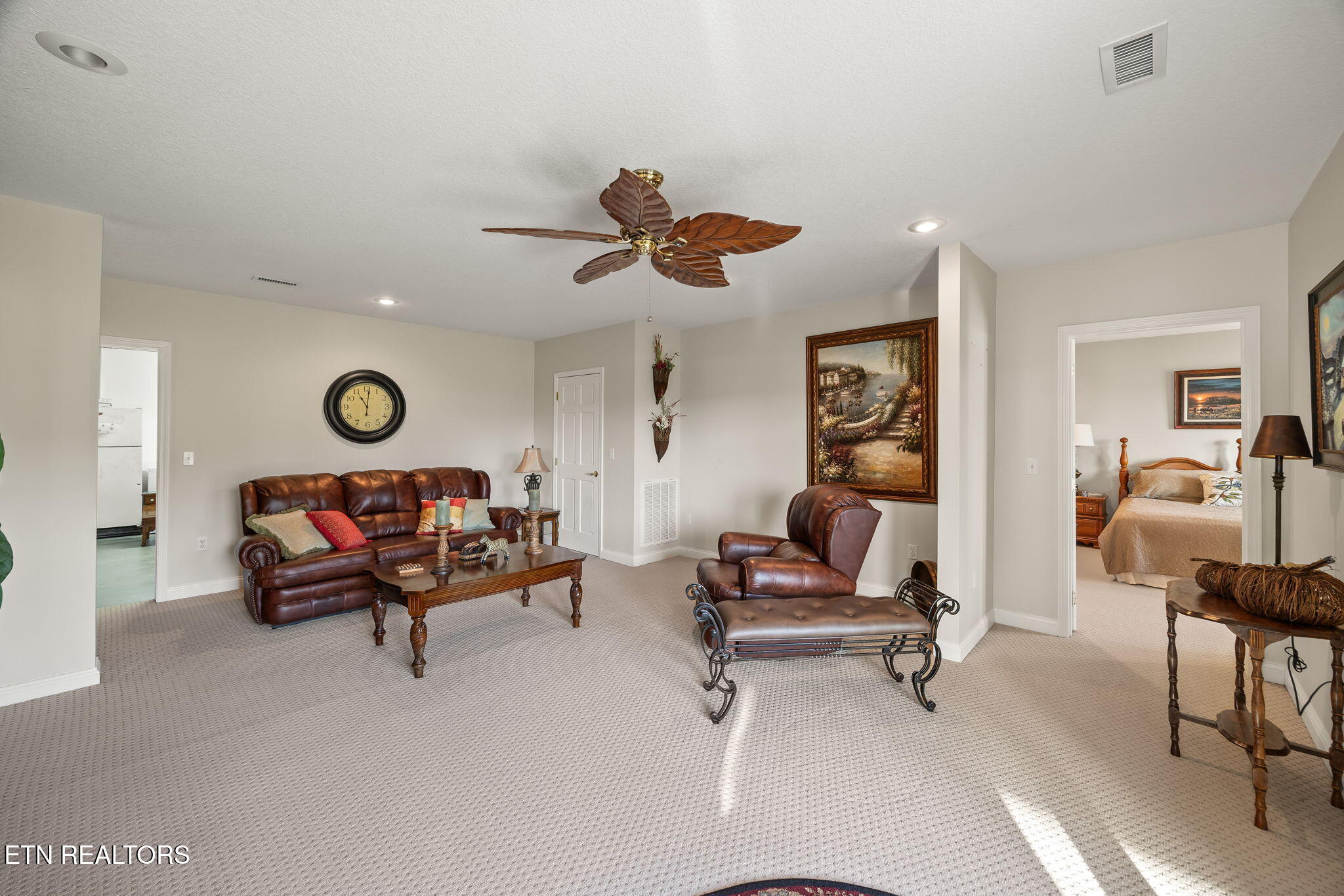 135 Austin Lane Deer Lodge, TN 37726 - Photo 28 of 60 Downstairs Living Room