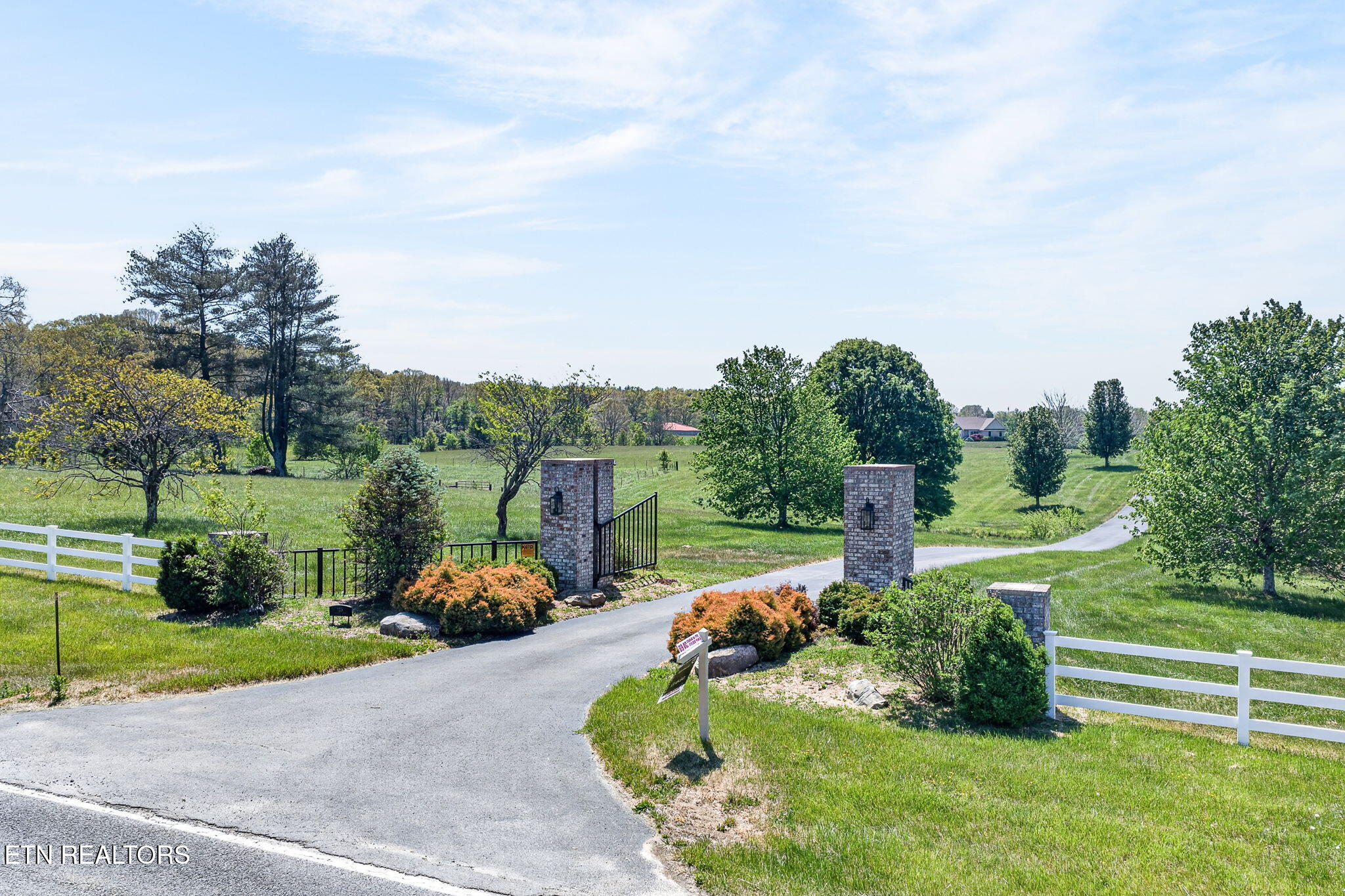 135 Austin Lane Deer Lodge, TN 37726 - Photo 40 of 60 Gated Entry