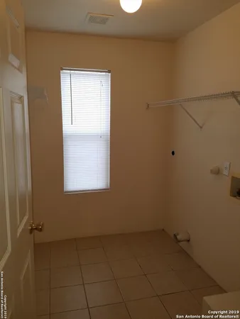 $1,100 | 8015 Maverick Climb, San Antonio, TX 78250