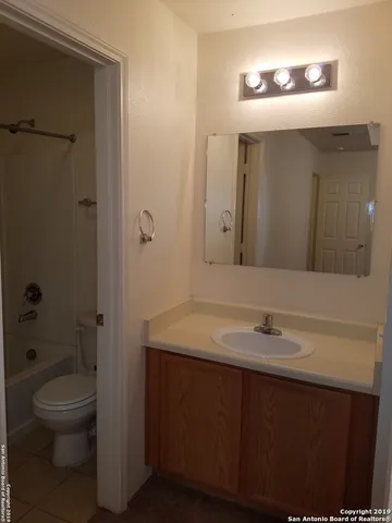 $1,175 | 8015 Maverick Climb, San Antonio, TX 78250