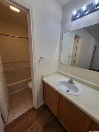 $1,100 | 8015 Maverick Climb, San Antonio, TX 78250