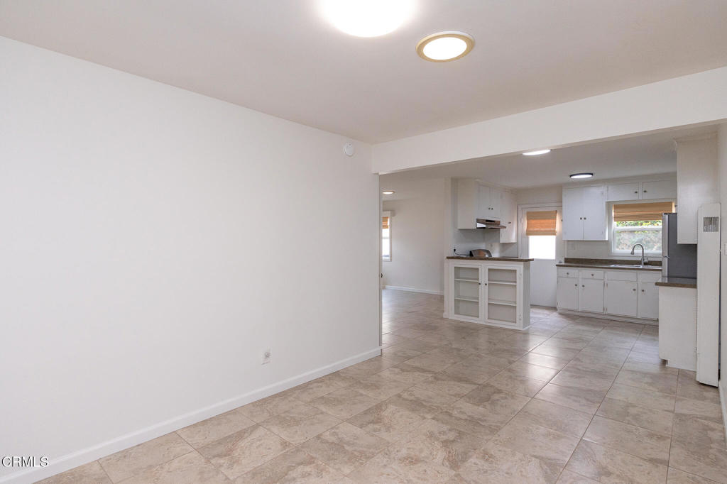 136 Oxnard Avenue Oxnard, CA 93035 - Photo 8 of 27