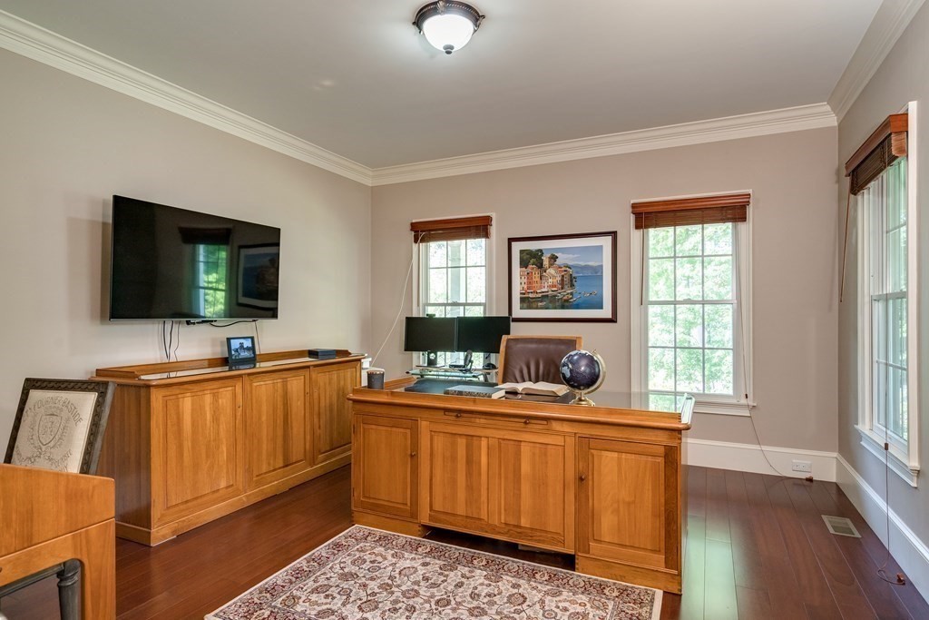 68 Fletcher Road Bedford, MA 01730 - Photo 5 of 41 Gallery Image 5