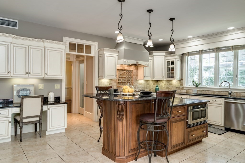 68 Fletcher Road Bedford, MA 01730 - Photo 10 of 41 Gallery Image 10