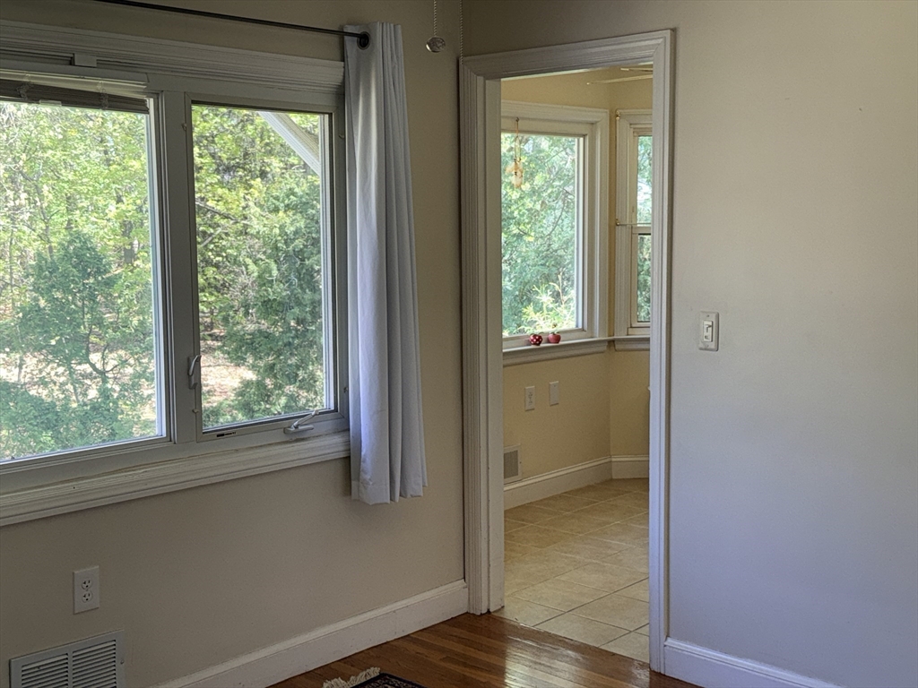28 Robinhood Road Natick, MA 01760 - Photo 15 of 28