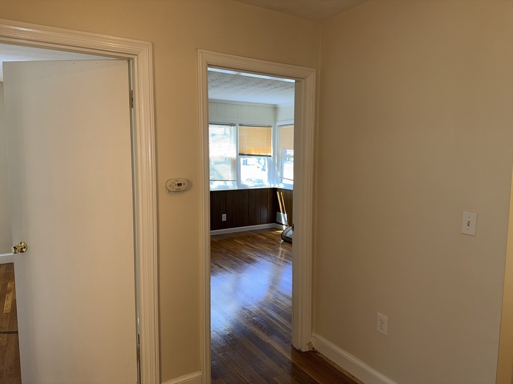28 Robinhood Road Natick, MA 01760 - Photo 18 of 28