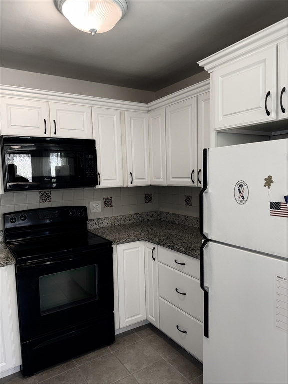 28 Robinhood Road Natick, MA 01760 - Photo 5 of 28
