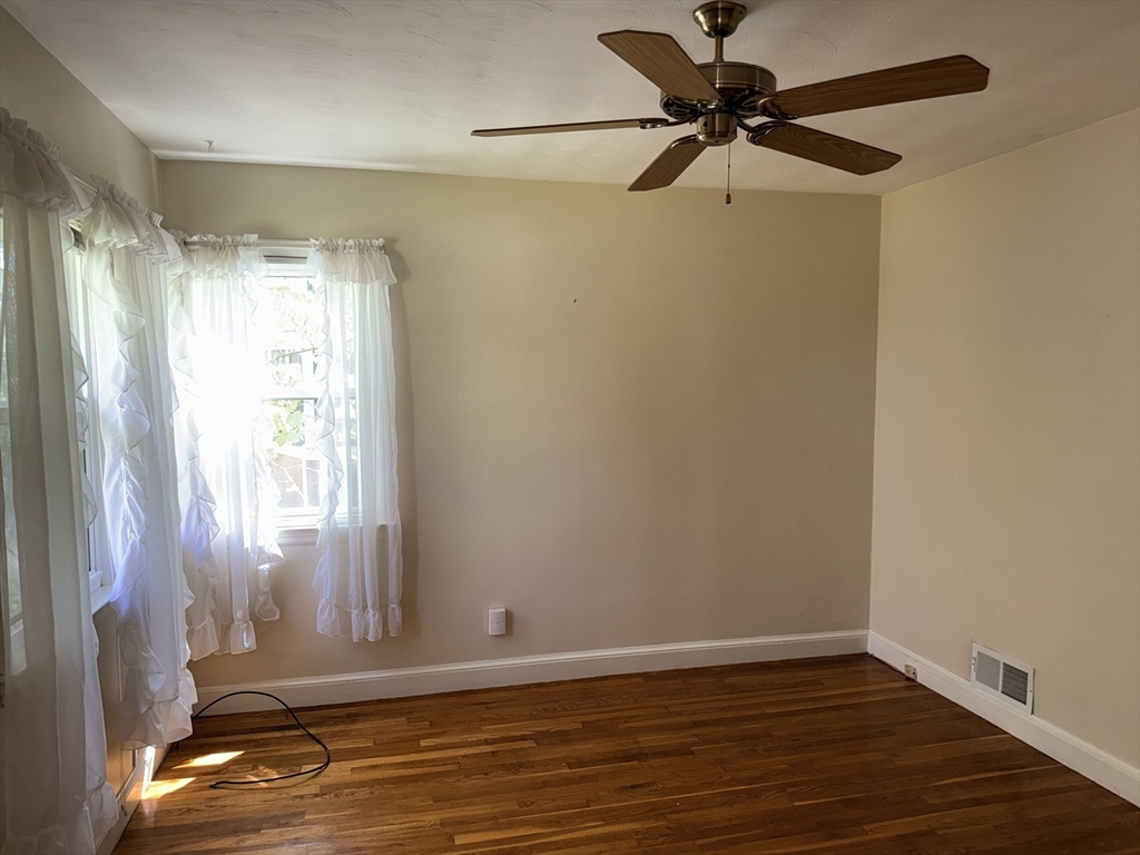 28 Robinhood Road Natick, MA 01760 - Photo 8 of 28