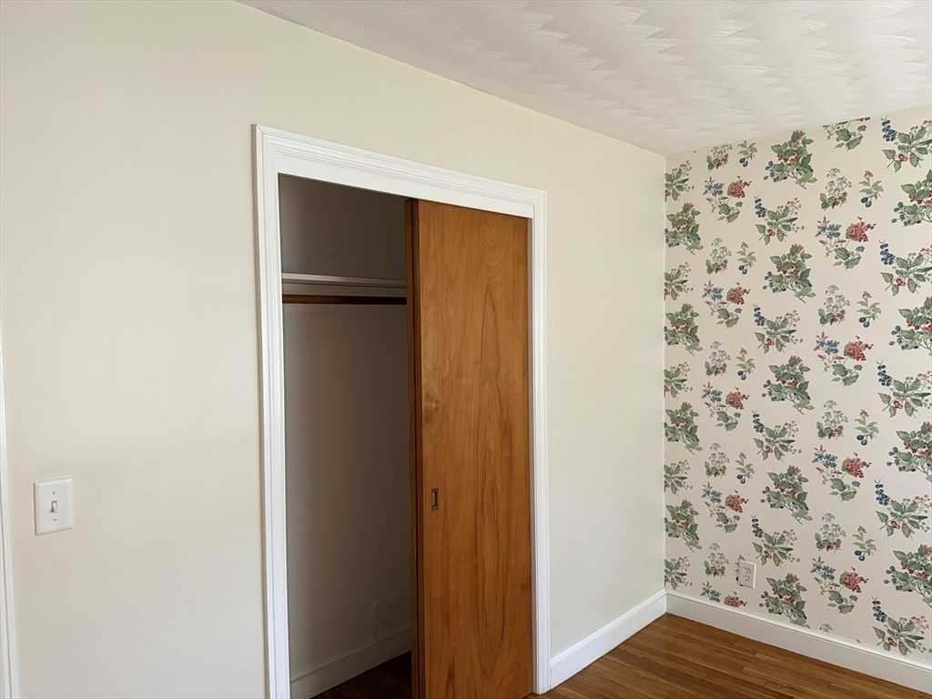 28 Robinhood Road Natick, MA 01760 - Photo 9 of 28