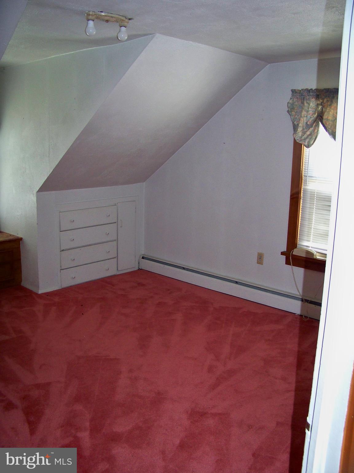 627 Truce Road New Providence, PA 17560 - Photo 24 of 32 Second floor BR