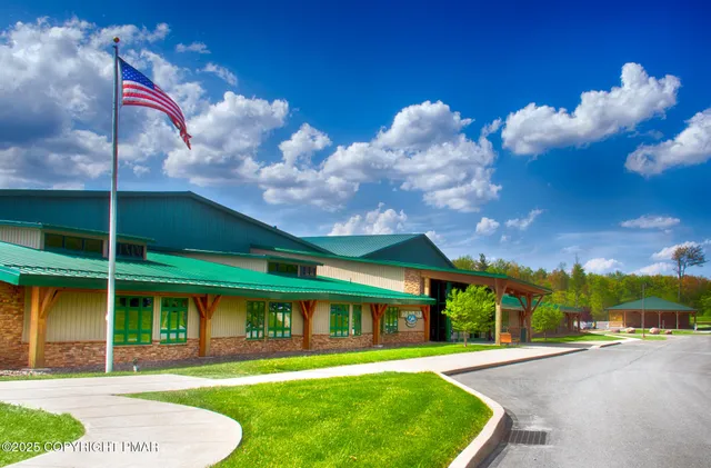 $1,500,000 | 8-7 Sweet Briar Road, Pocono Pines, PA 18350