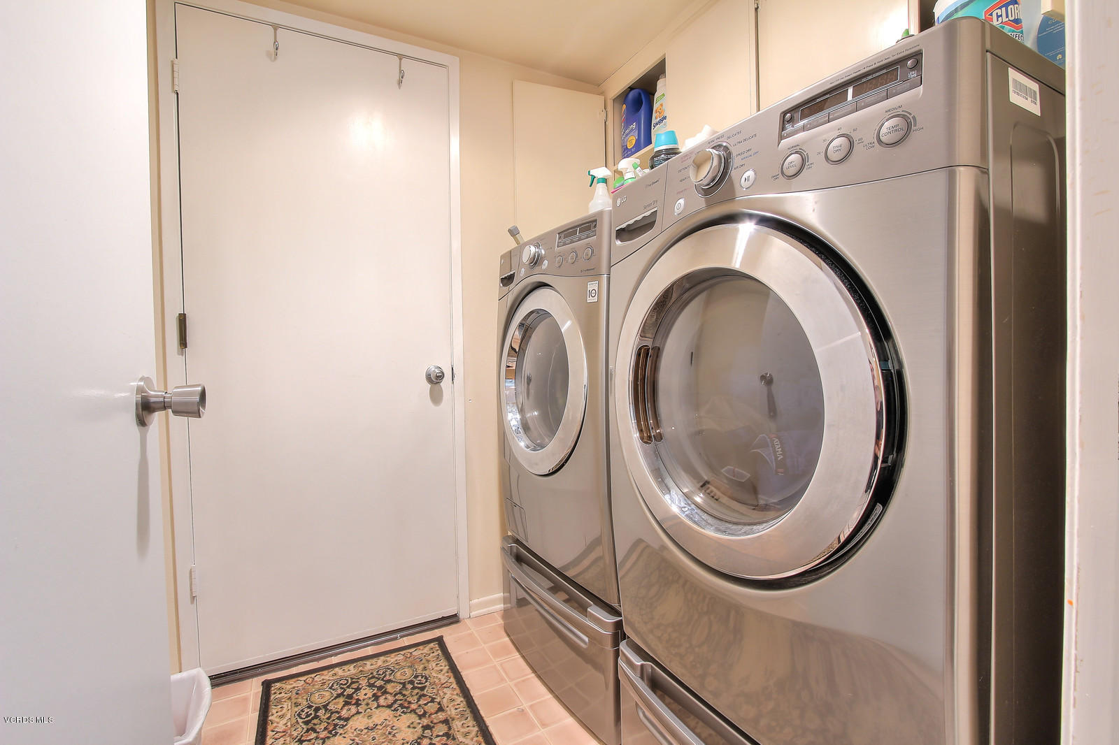 12510 Crystal Ranch Road Moorpark, CA 93021 - Photo 22 of 43 a utility room with dryer and washer