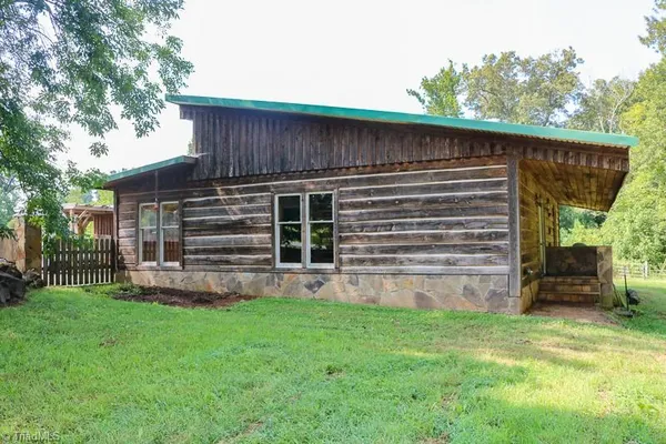 $2,250 | 5258 Ferguson Road, Liberty, NC 27298