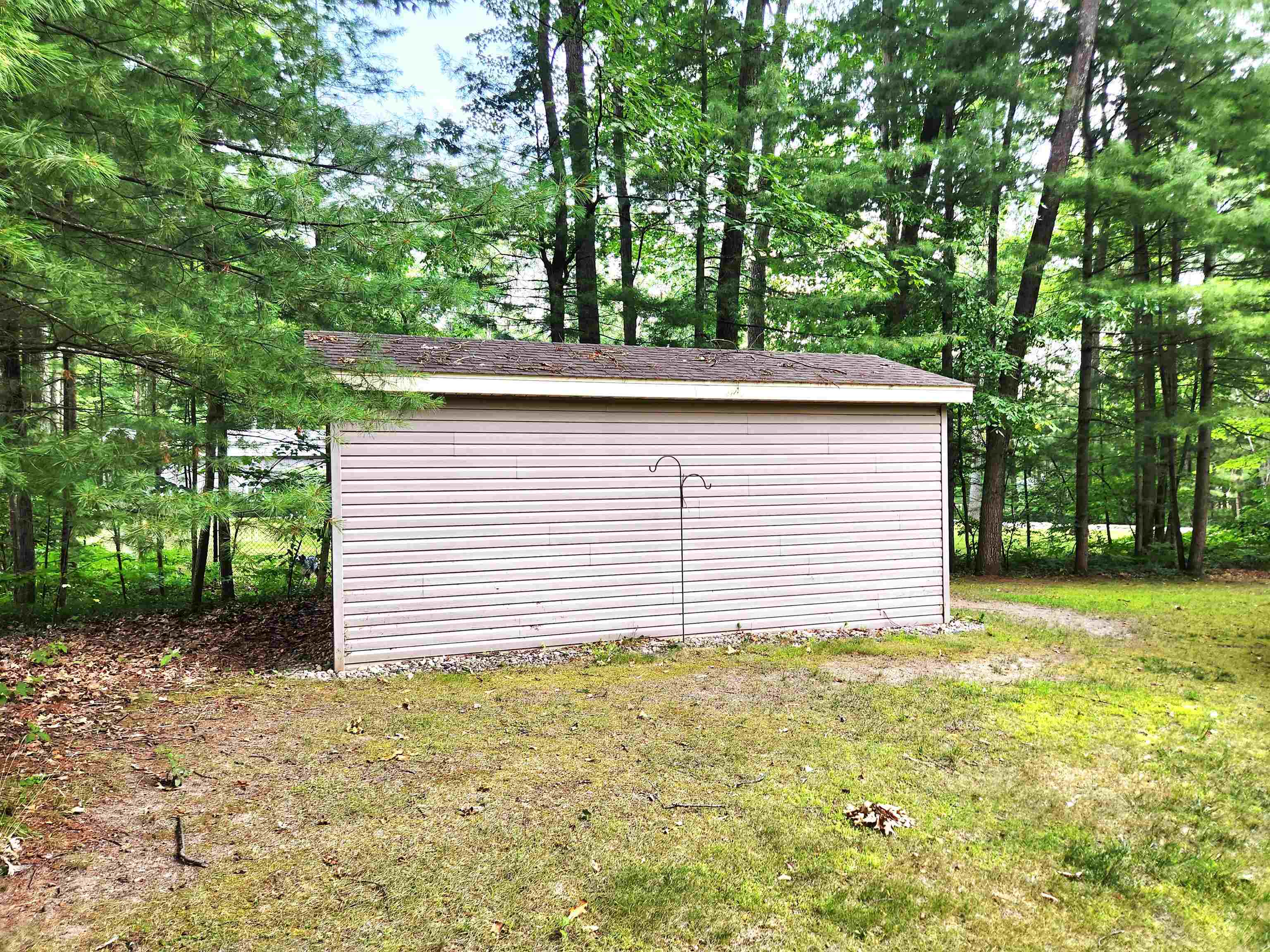 279 Rising Fawn Trail Roscommon, MI 48653 - Photo 38 of 51 1937463-ddc785fc-ded2-448a-aadc-cfc9b2018135.JPG