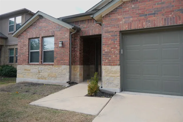 $2,100 | 11720 Reindeer Drive, Austin, TX 78754