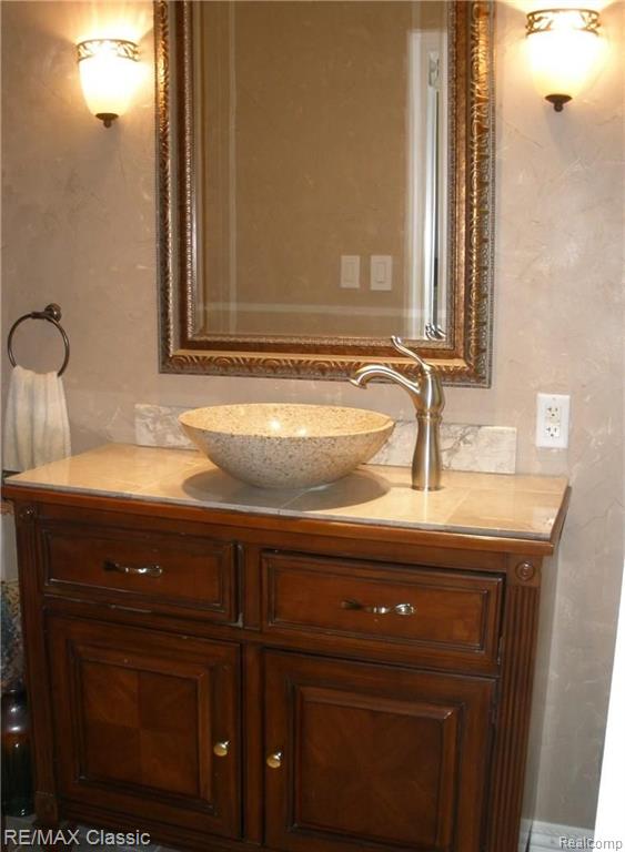 849 Briar Court Rochester Hills, MI 48309 - Photo 16 of 27