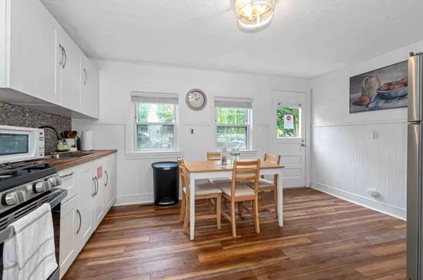 $2,700 | 330 East Street, Dedham, MA 02026