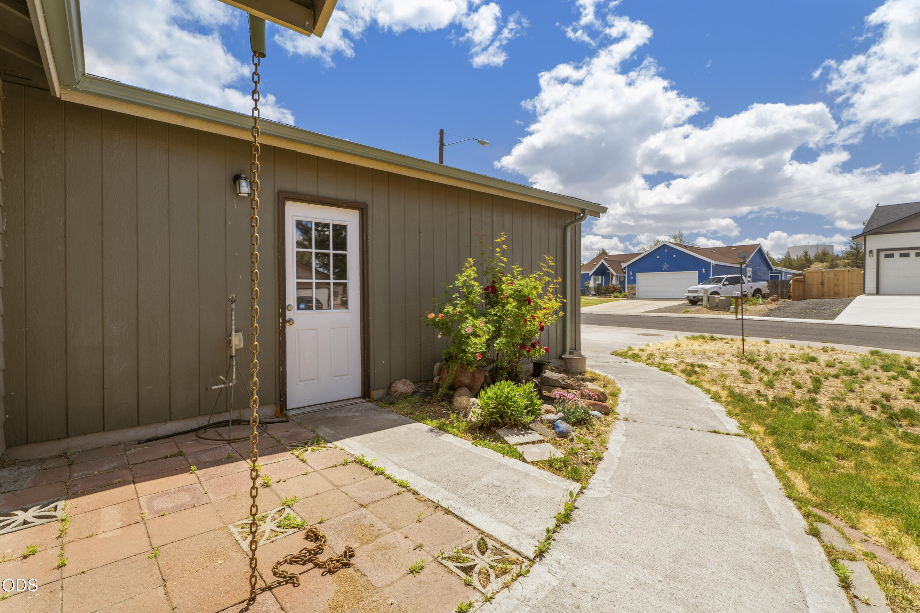 56 Southeast L St Loop Madras, OR 97741 - Photo 8 of 50