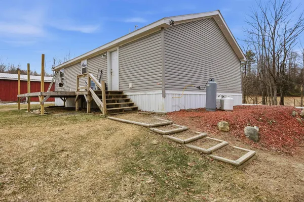 $295,000 | 525 Sand Road, Haverhill, NH 03774