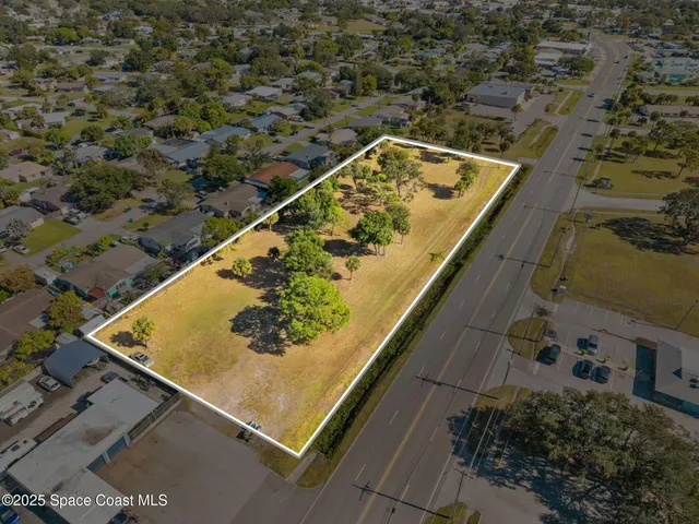 an aerial view of a yard