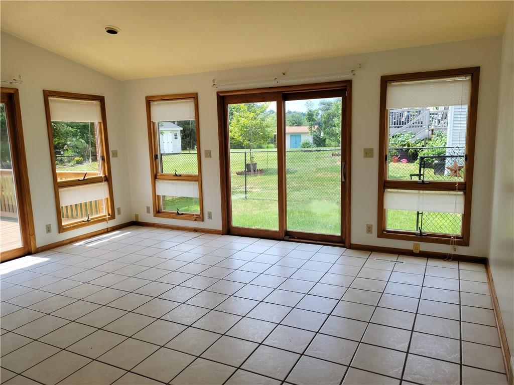 20 Rolling Road Cranberry Township, PA 16066 - Photo 12 of 25 Gallery Image 12