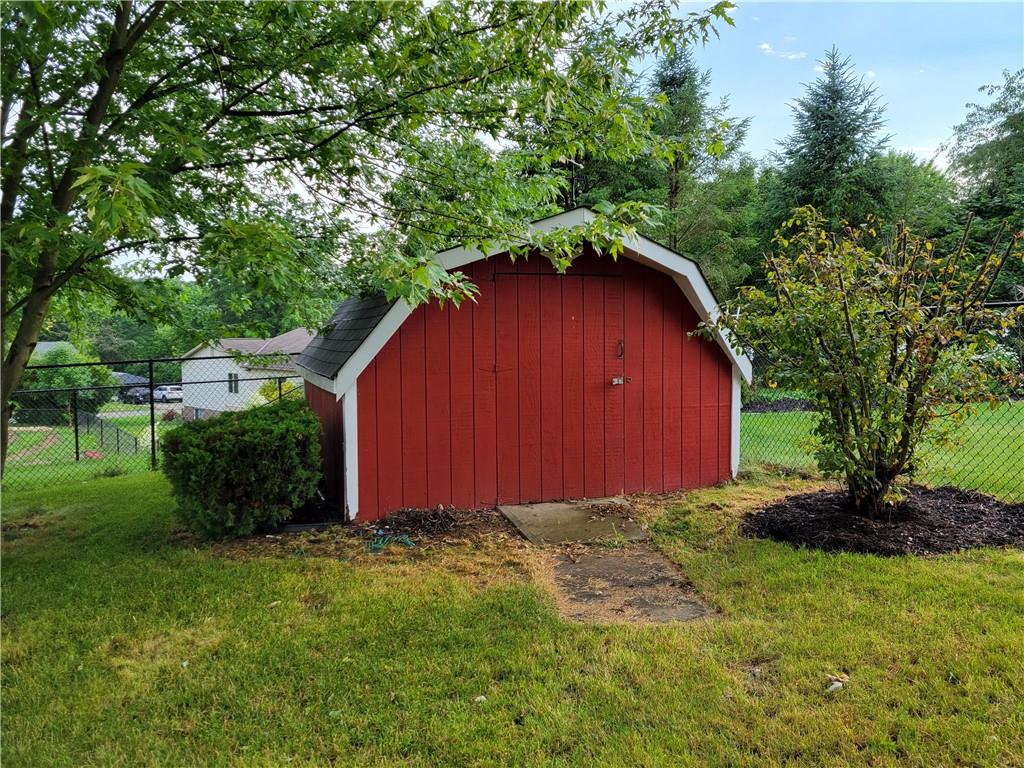 20 Rolling Road Cranberry Township, PA 16066 - Photo 6 of 25 Gallery Image 6