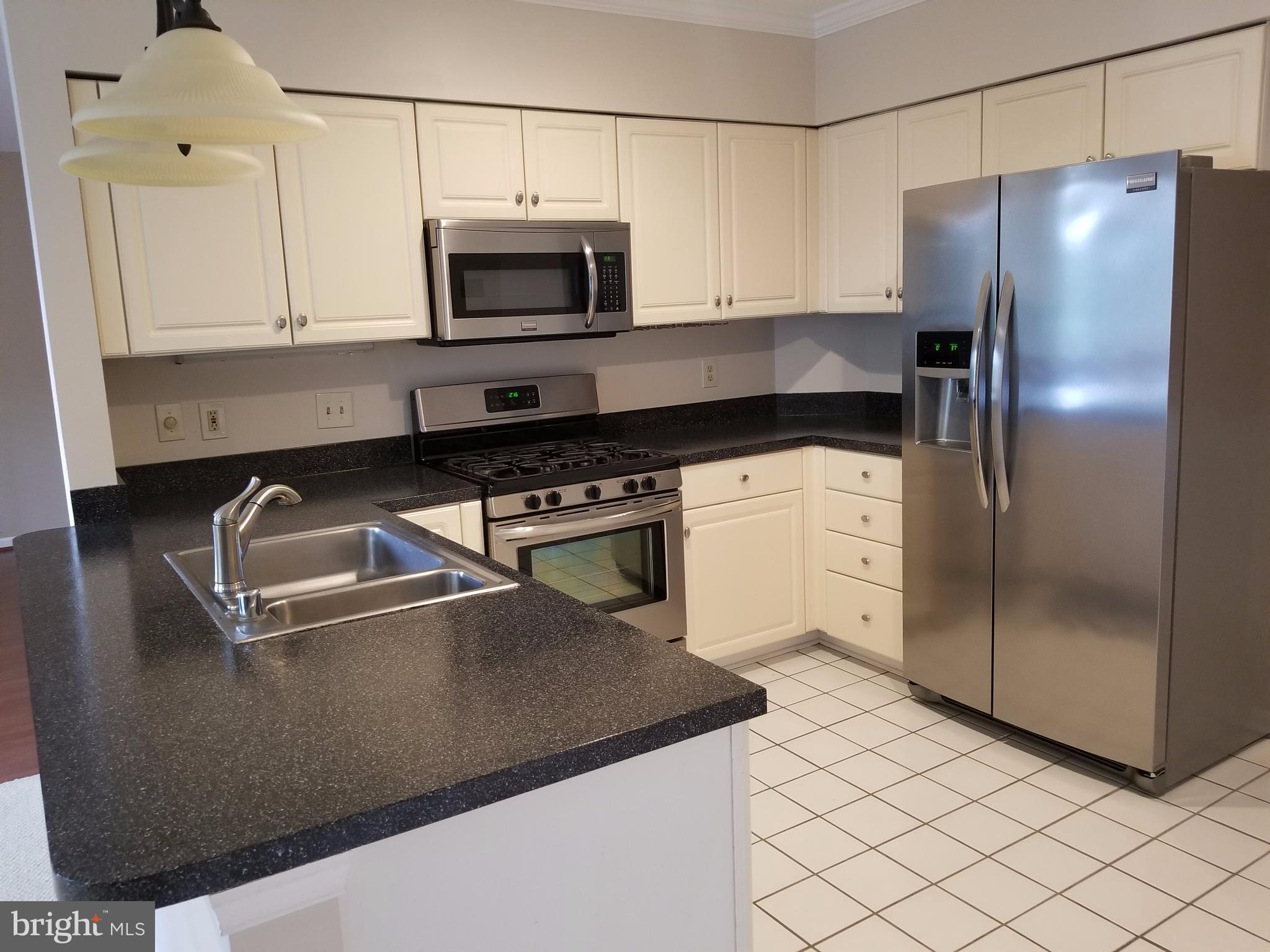 400 Kilree Road, Unit 302 Lutherville-Timonium, MD 21093 - Photo 18 of 26 Kitchen