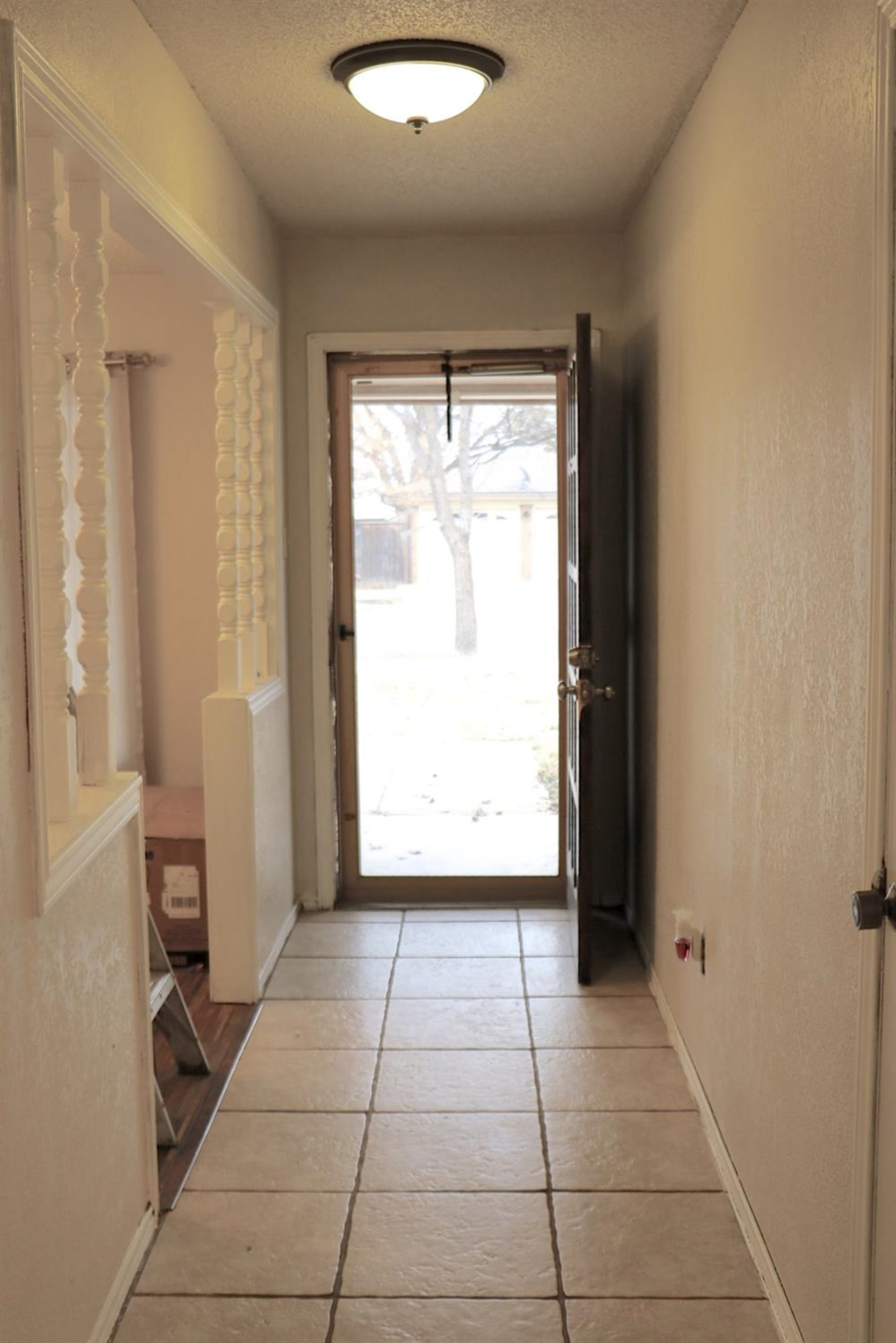7004 Elkhart Avenue Lubbock, TX 79424 - Photo 2 of 44 a view of an empty room and window
