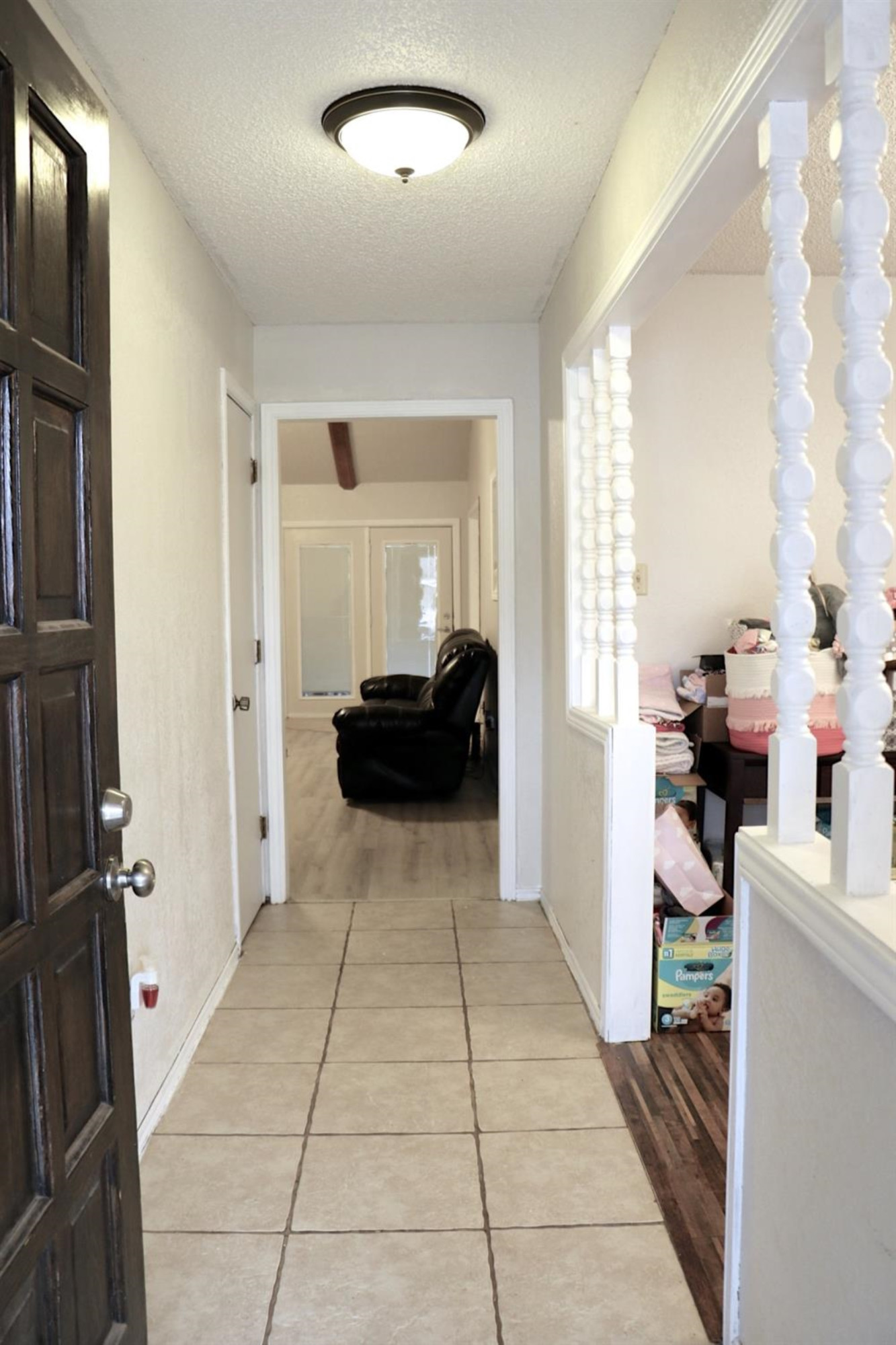 7004 Elkhart Avenue Lubbock, TX 79424 - Photo 3 of 44 a view of a living room