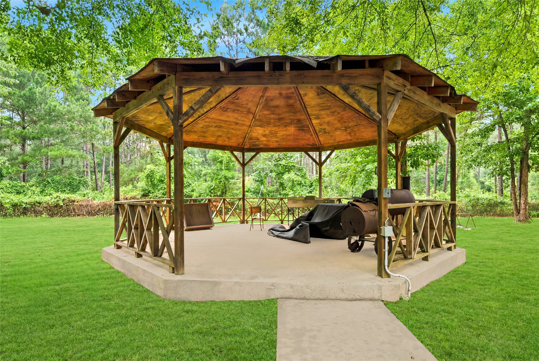 1151 County Line Road Shepherd, TX 77371 - Photo 37 of 48 Gazebo