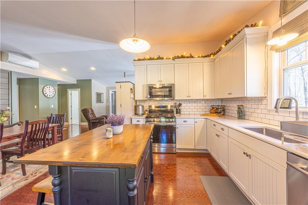 341 Taylor Road Confluence, PA 15424 - Photo 4 of 32