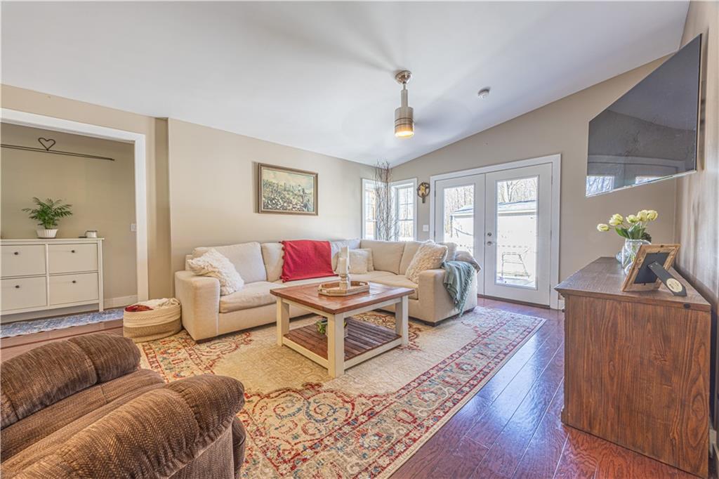 341 Taylor Road Confluence, PA 15424 - Photo 6 of 32