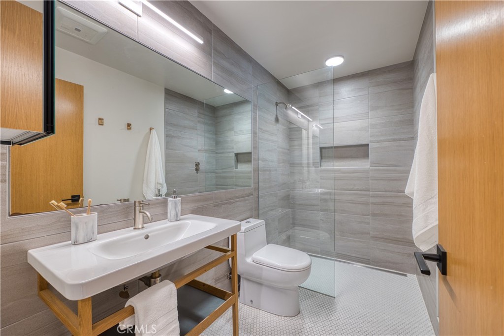 1652 Encino Court San Luis Obispo, CA 93401 - Photo 27 of 45 Bath 2