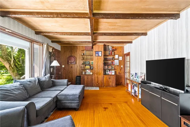 $750,000 | 1189 Plainfield Street, Johnston, RI 02919