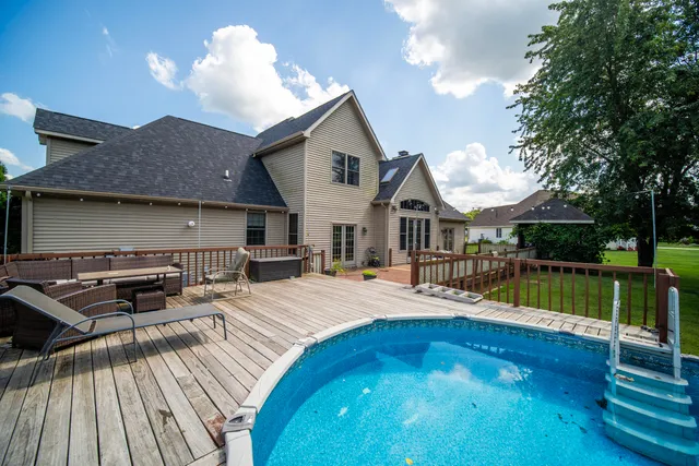 $559,900 | 13376 Hawthorn Court, Demotte, IN 46310