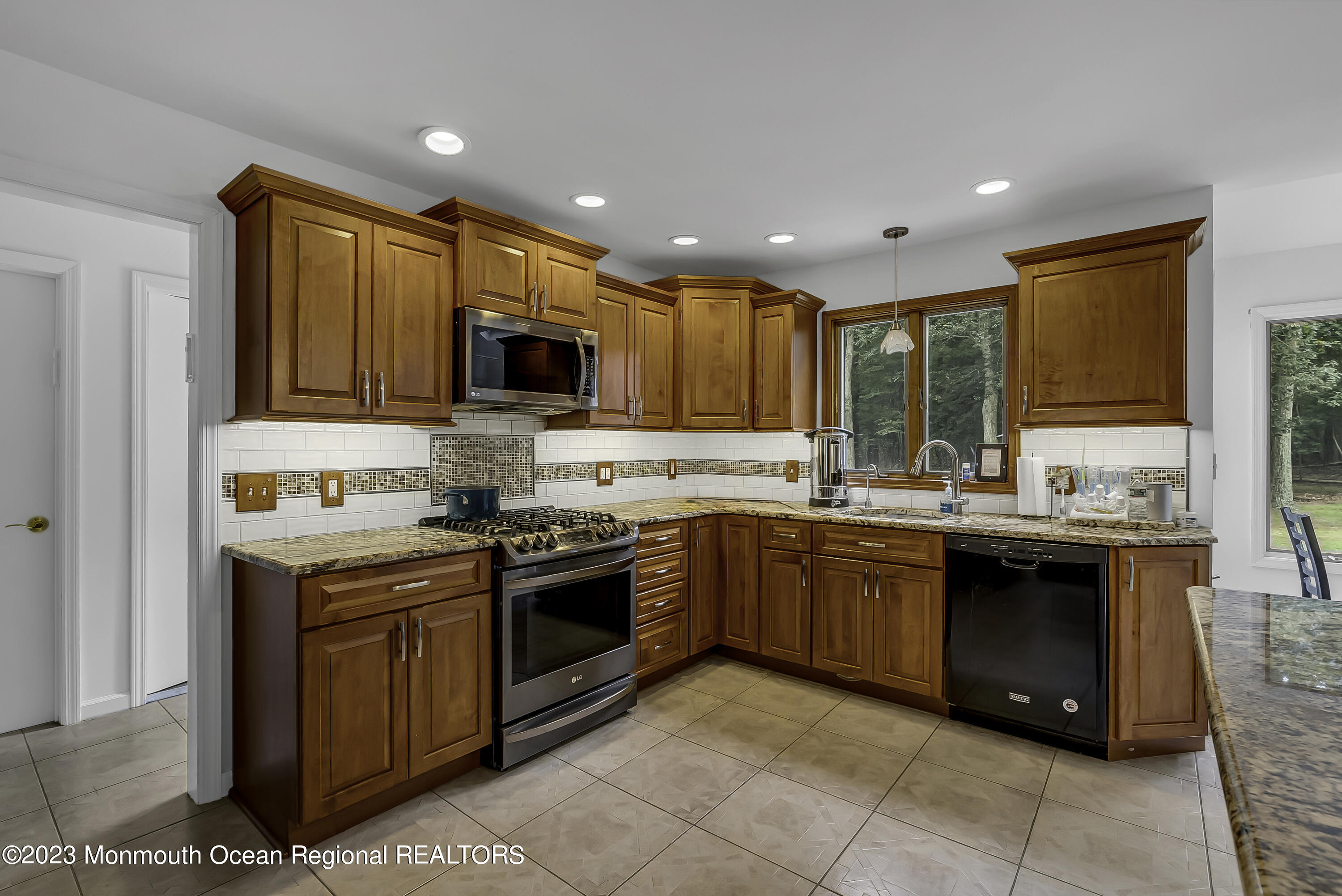 382 Old Deal Road Eatontown, NJ 07724 - Photo 6 of 27 MJB03614