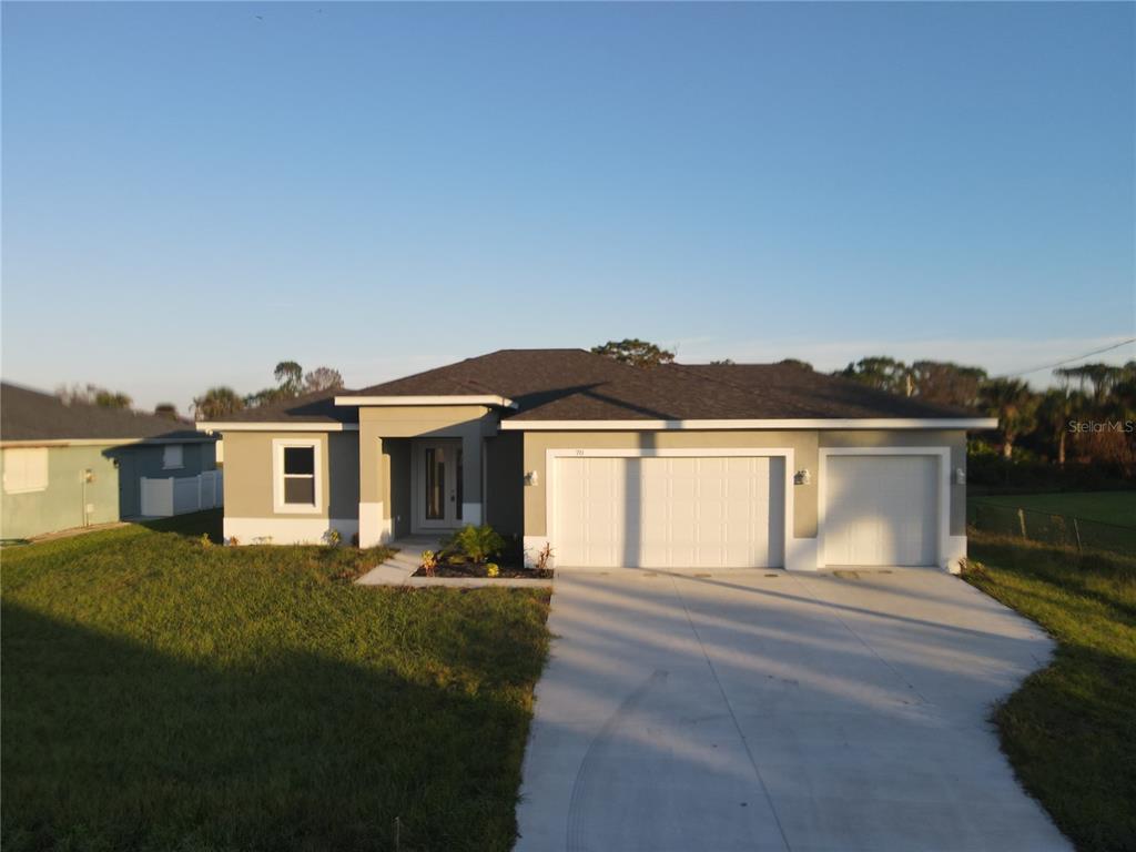 70 Par View Road Rotonda West, FL 33947 - Photo 1 of 1 Front