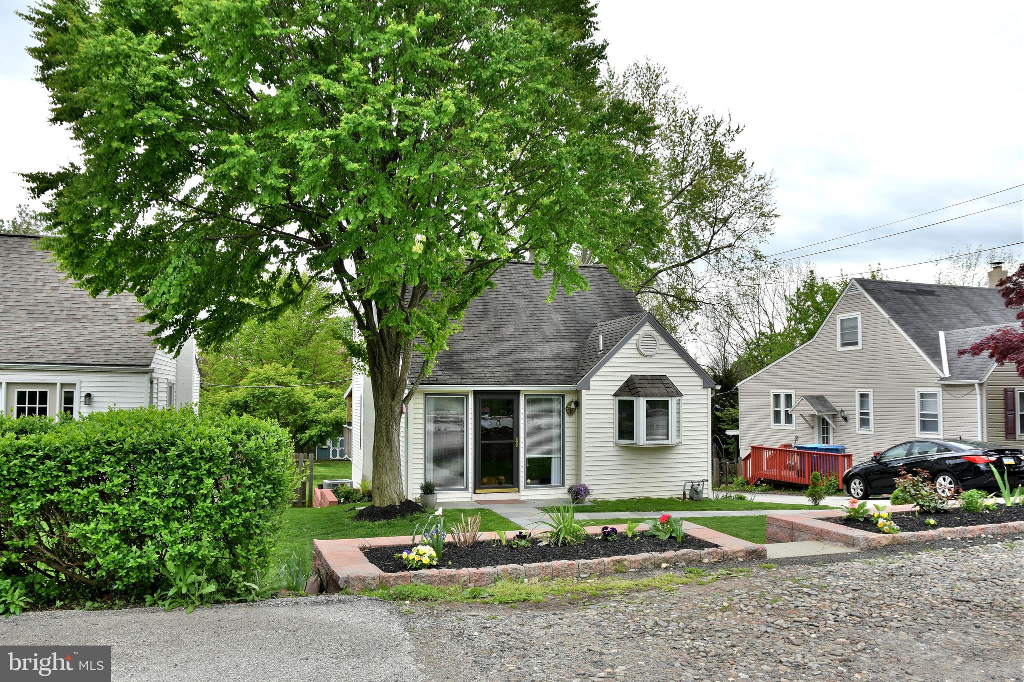 901 Old Lancaster Road Berwyn, PA 19312 - Photo 2 of 37 Exterior Front