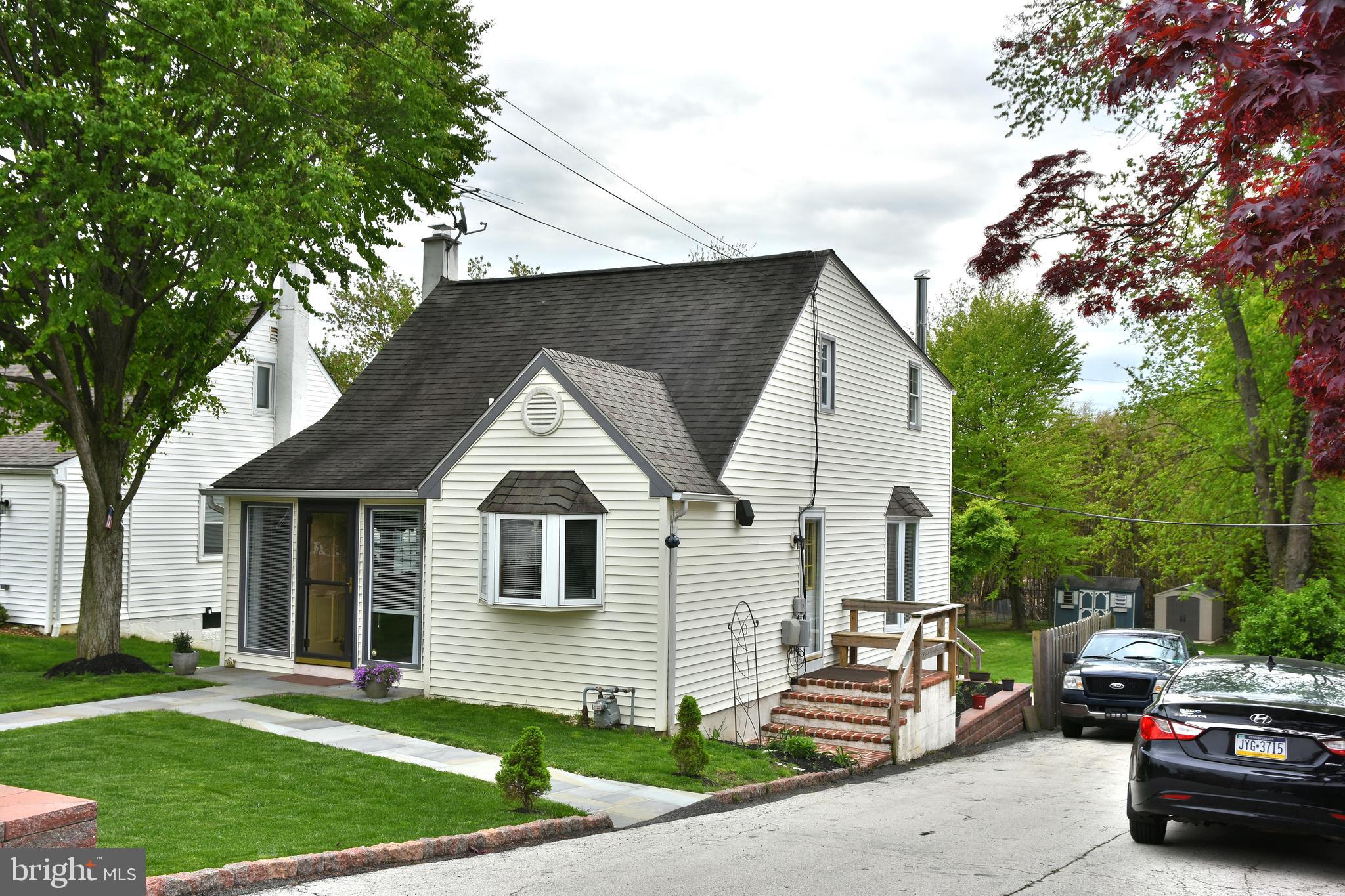 901 Old Lancaster Road Berwyn, PA 19312 - Photo 3 of 37 Exterior Side
