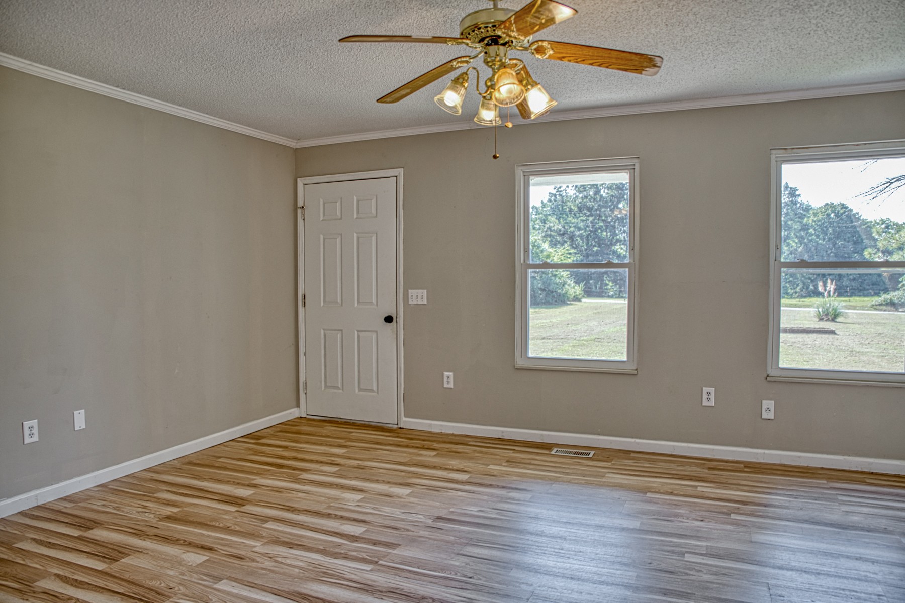 4047 Crawford Road Silver Point, TN 38582 - Photo 5 of 23 Gallery Image 5