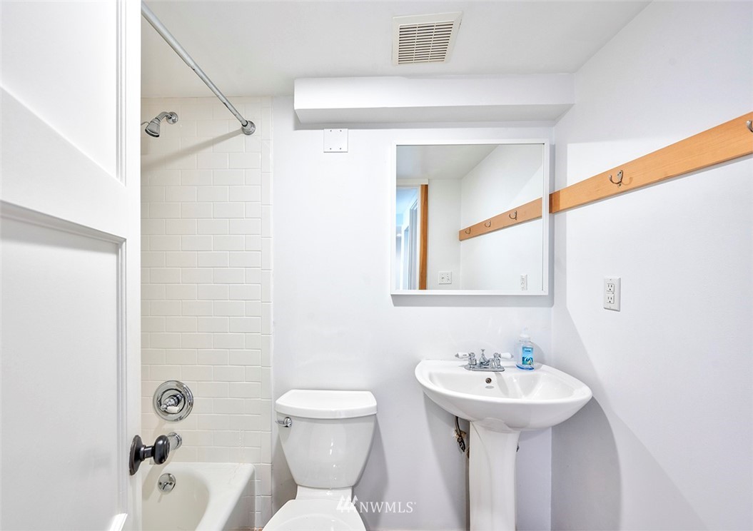 165 Northwest 73rd Street Seattle, WA 98117 - Photo 13 of 16