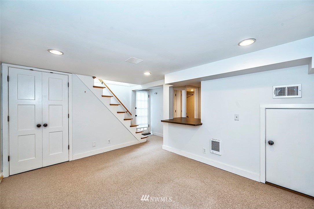 165 Northwest 73rd Street Seattle, WA 98117 - Photo 15 of 16