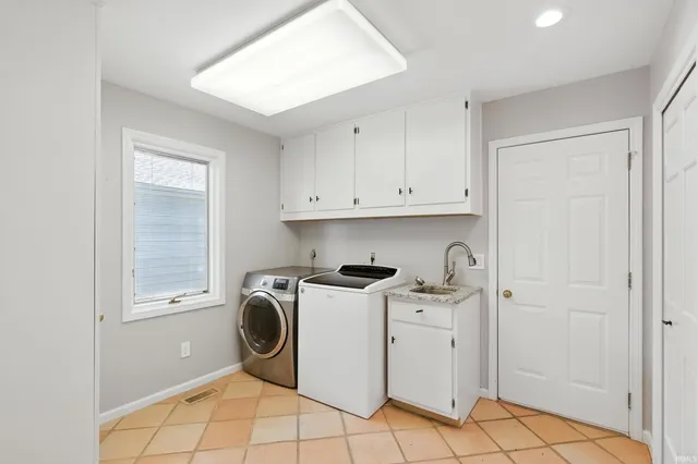 $414,900 | 6719 West Canal Pointe Lane, Fort Wayne, IN 46804