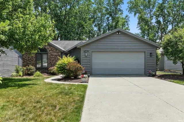 $414,900 | 6719 West Canal Pointe Lane, Fort Wayne, IN 46804
